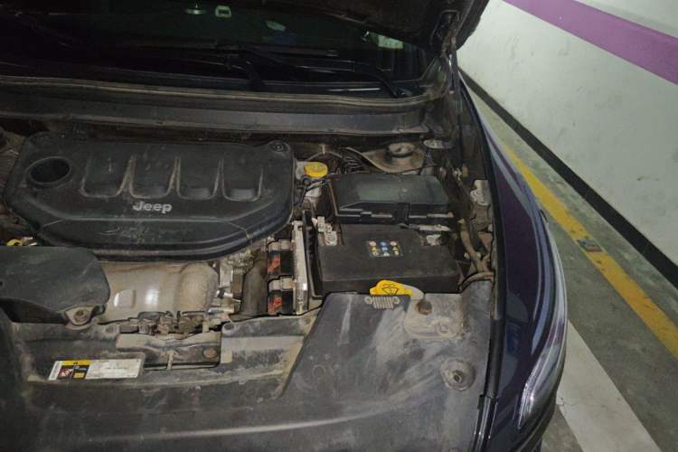 Used Jeep Cherokee 2020 2.0L Two-Wheel Drive Classic Sports Edition Engine Bay Left