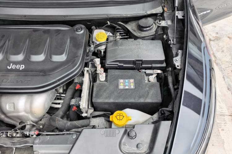 Used Jeep Cherokee 2020 2.0L Two-Wheel Drive Classic Sports Edition Engine Bay Left