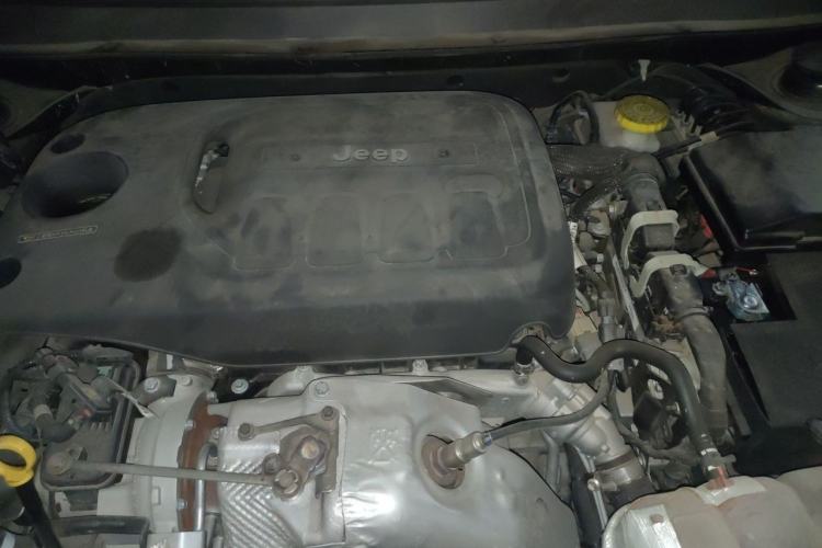 Used Jeep Cherokee 2020 2.0T Two-Wheel Drive Leading Edition Engine Bay