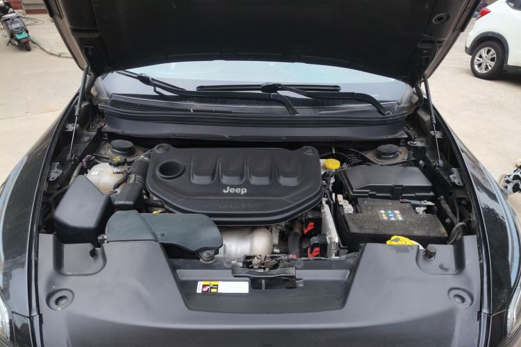 Used Jeep Cherokee 2020 2.0L Two-Wheel Drive Classic Sports Edition Engine Bay