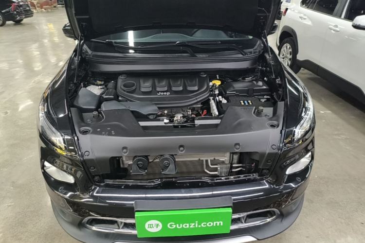 Used Jeep Cherokee 2020 2.0L Two-Wheel Drive Classic Sports Edition Engine Bay
