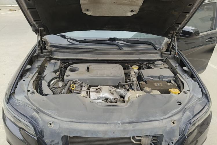 Used Jeep Cherokee 2020 2.0T Two-Wheel Drive Leading Edition Engine Bay