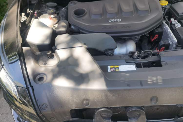 Used Jeep Cherokee 2020 2.0L Two-Wheel Drive Classic Sports Edition Engine Bay Right