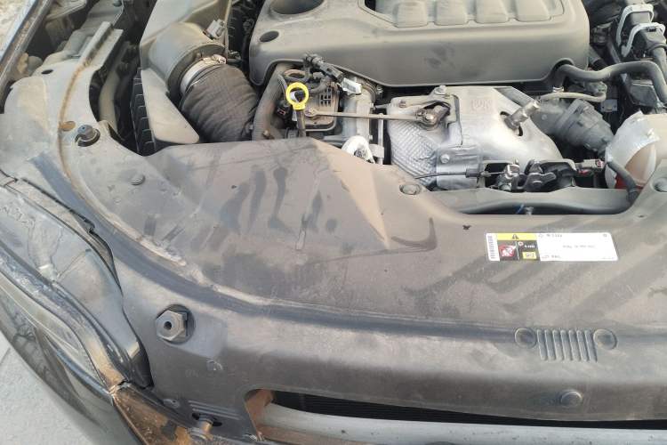 Used Jeep Cherokee 2020 2.0T Four-Wheel Drive Night Eagle Edition Engine Bay Right
