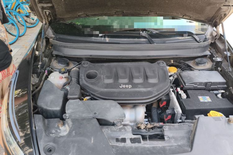 Used Jeep Cherokee 2020 2.0L Two-Wheel Drive Classic Sports Edition Engine Bay Right