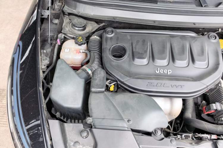 Used Jeep Cherokee 2020 2.0L Two-Wheel Drive Classic Sports Edition Engine Bay Right