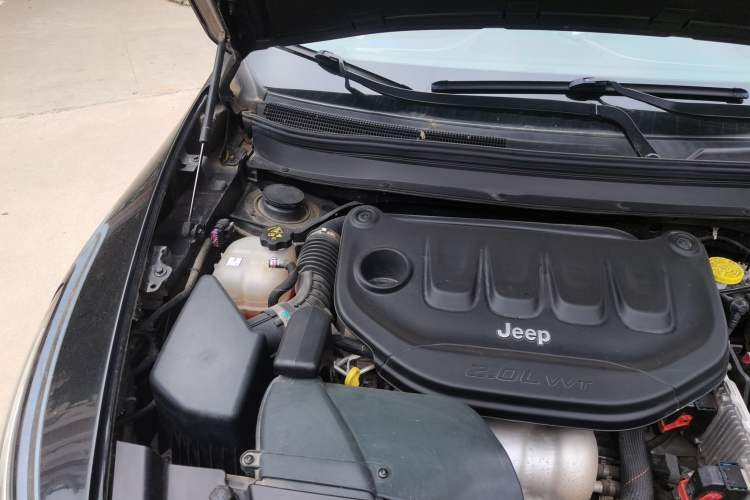 Used Jeep Cherokee 2020 2.0L Two-Wheel Drive Classic Sports Edition Engine Bay Right