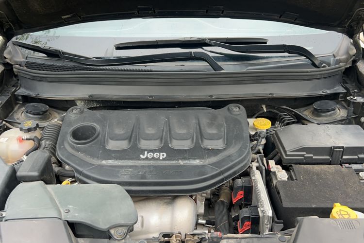 Used Jeep Cherokee 2020 2.0L Two-Wheel Drive Classic Sports Edition Engine Bay
