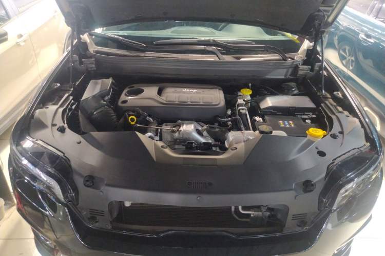 Used Jeep Cherokee 2020 2.0T Four-Wheel Drive Elite Edition Engine Bay