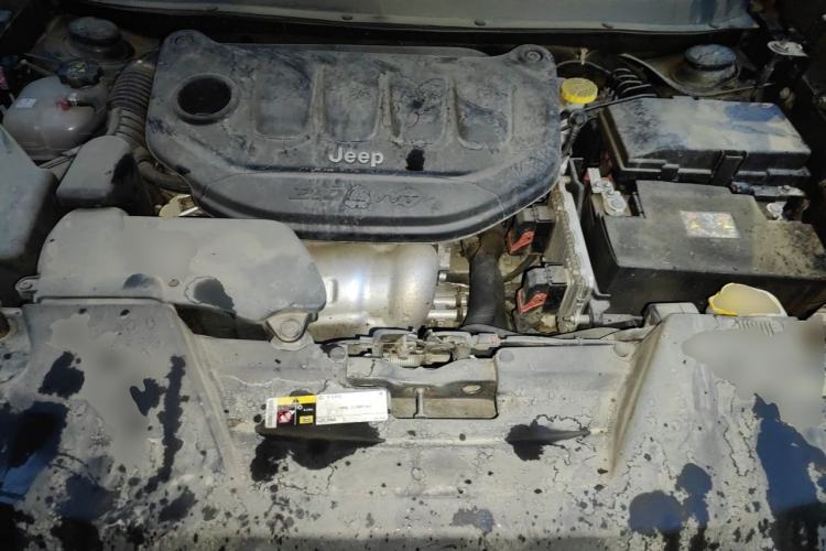 Used Jeep Cherokee 2020 2.0L Two-Wheel Drive Classic Sports Edition Engine Bay