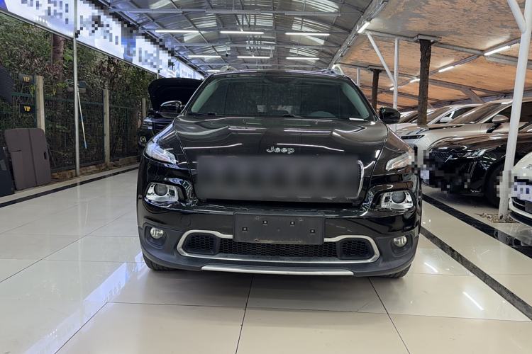 Used Jeep Cherokee 2020 2.0L Two-Wheel Drive Classic Sports Edition Exterior 1