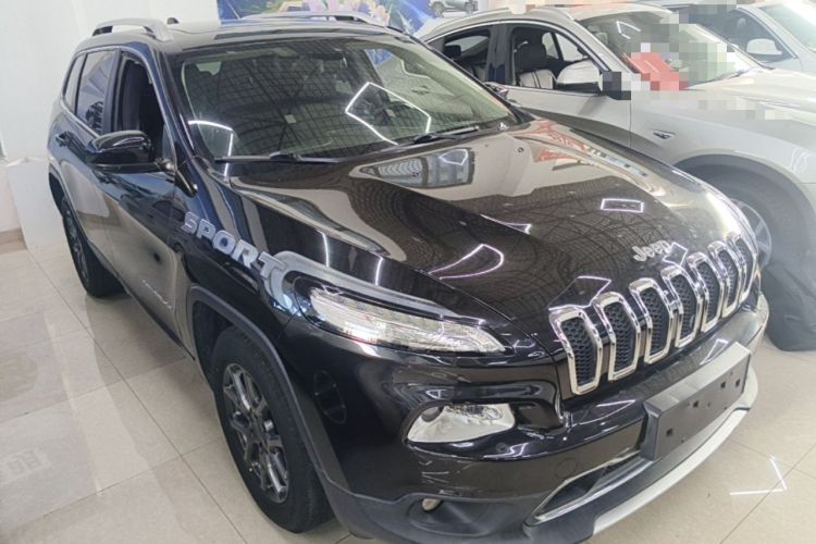 Used Jeep Cherokee 2020 2.0L Two-Wheel Drive Classic Sports Edition Exterior 1