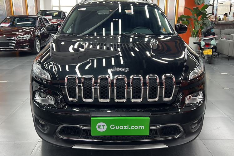 Used Jeep Cherokee 2020 2.0L Two-Wheel Drive Classic Sports Edition Exterior 1
