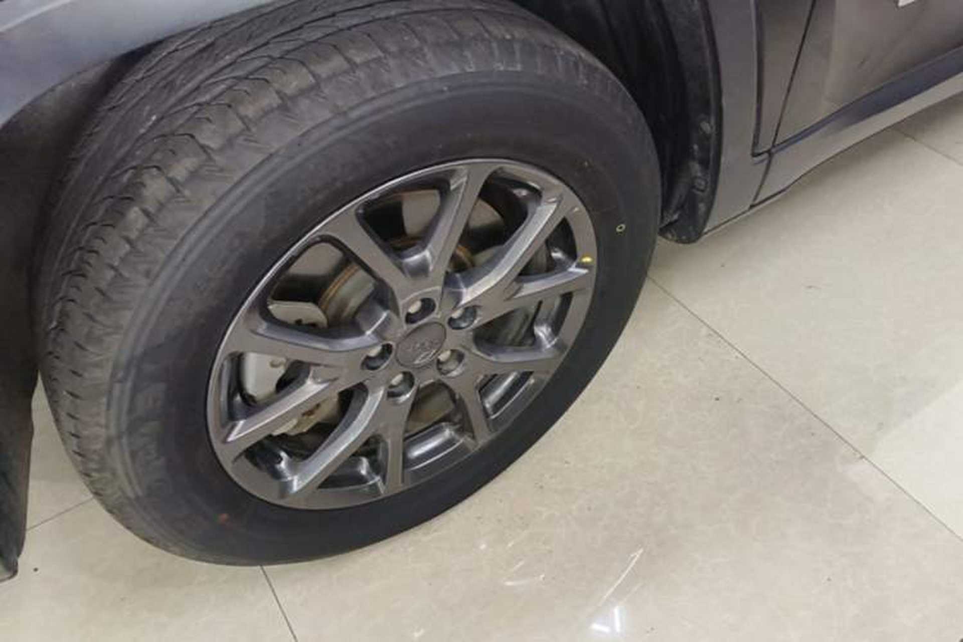 Used Jeep Cherokee 2020 2.0L Two-Wheel Drive Classic Sports Edition Exterior 4