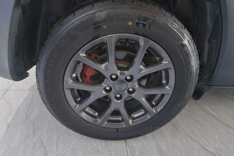 Used Jeep Cherokee 2020 2.0L Two-Wheel Drive Classic Sports Edition Exterior 5