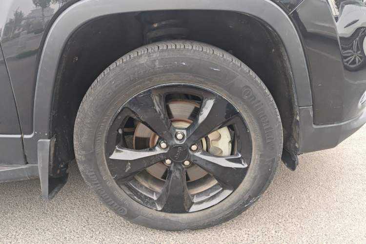 Used Jeep Cherokee 2020 2.0T Four-Wheel Drive Night Eagle Edition Exterior 7