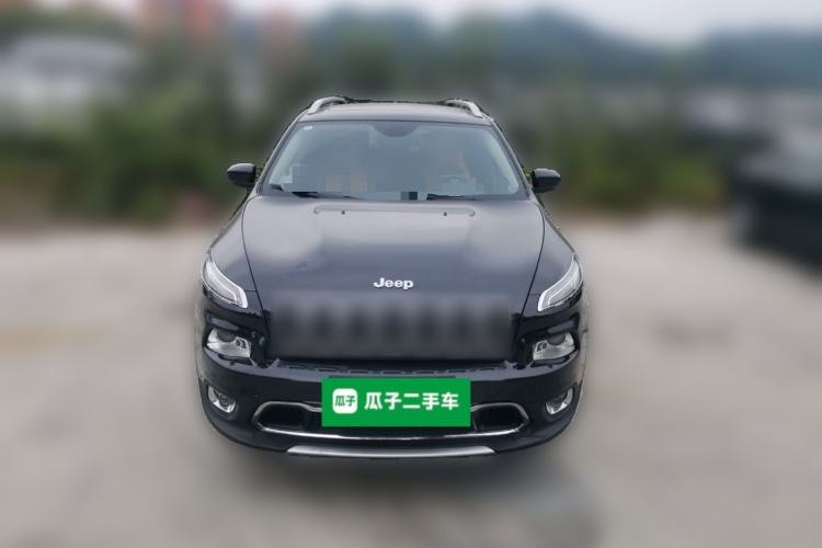 Used Jeep Cherokee 2020 2.0L Two-Wheel Drive Classic Sports Edition Front