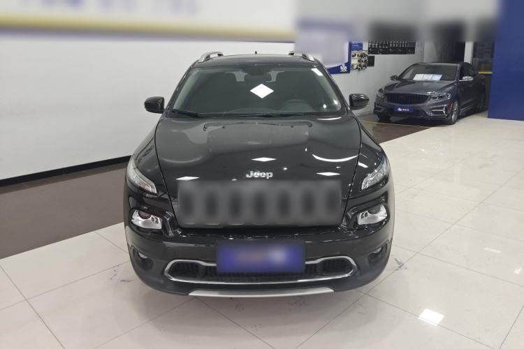 Used Jeep Cherokee 2020 2.0L Two-Wheel Drive Classic Sports Edition Front