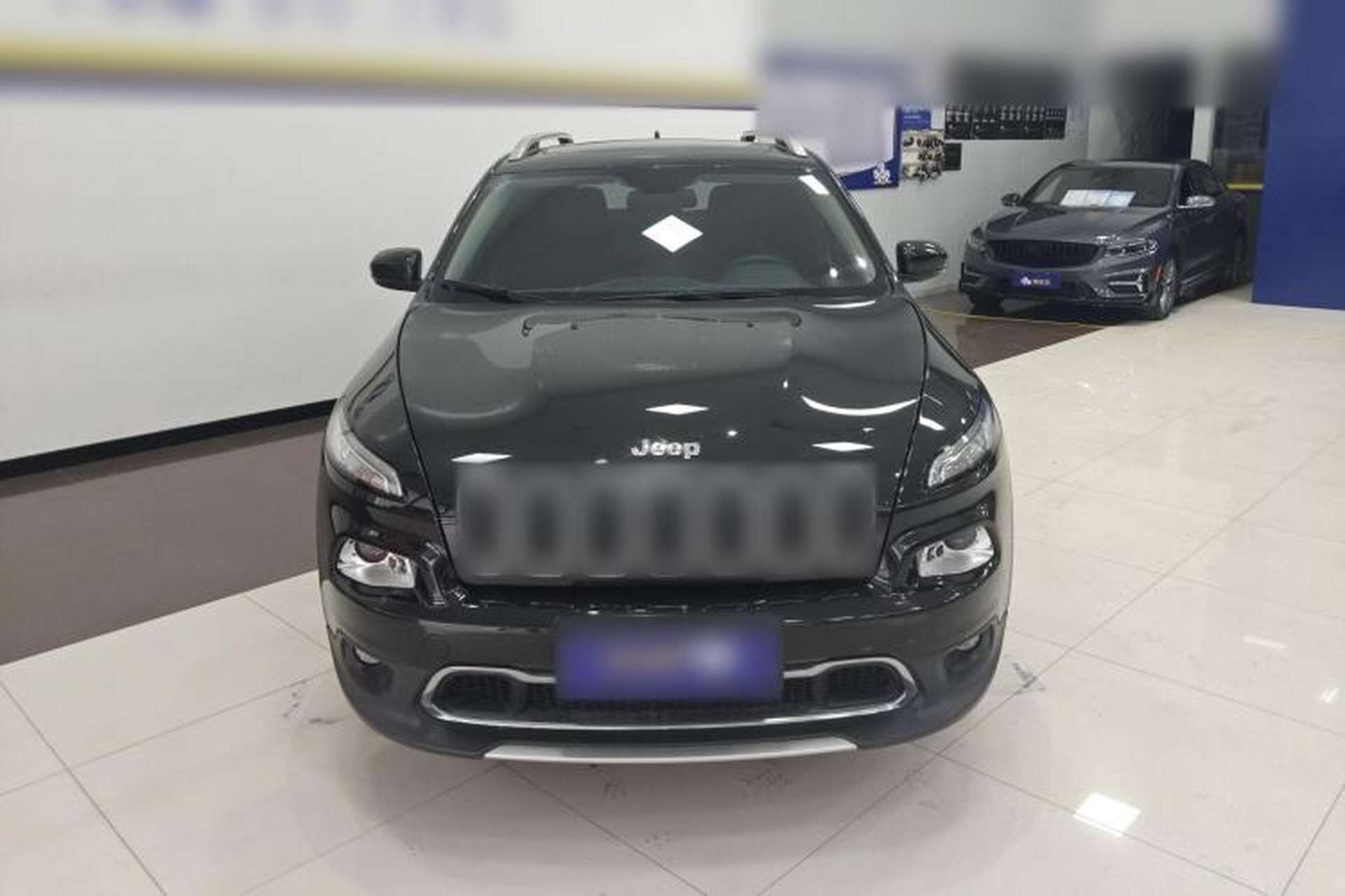 Used Jeep Cherokee 2020 2.0L Two-Wheel Drive Classic Sports Edition Front
