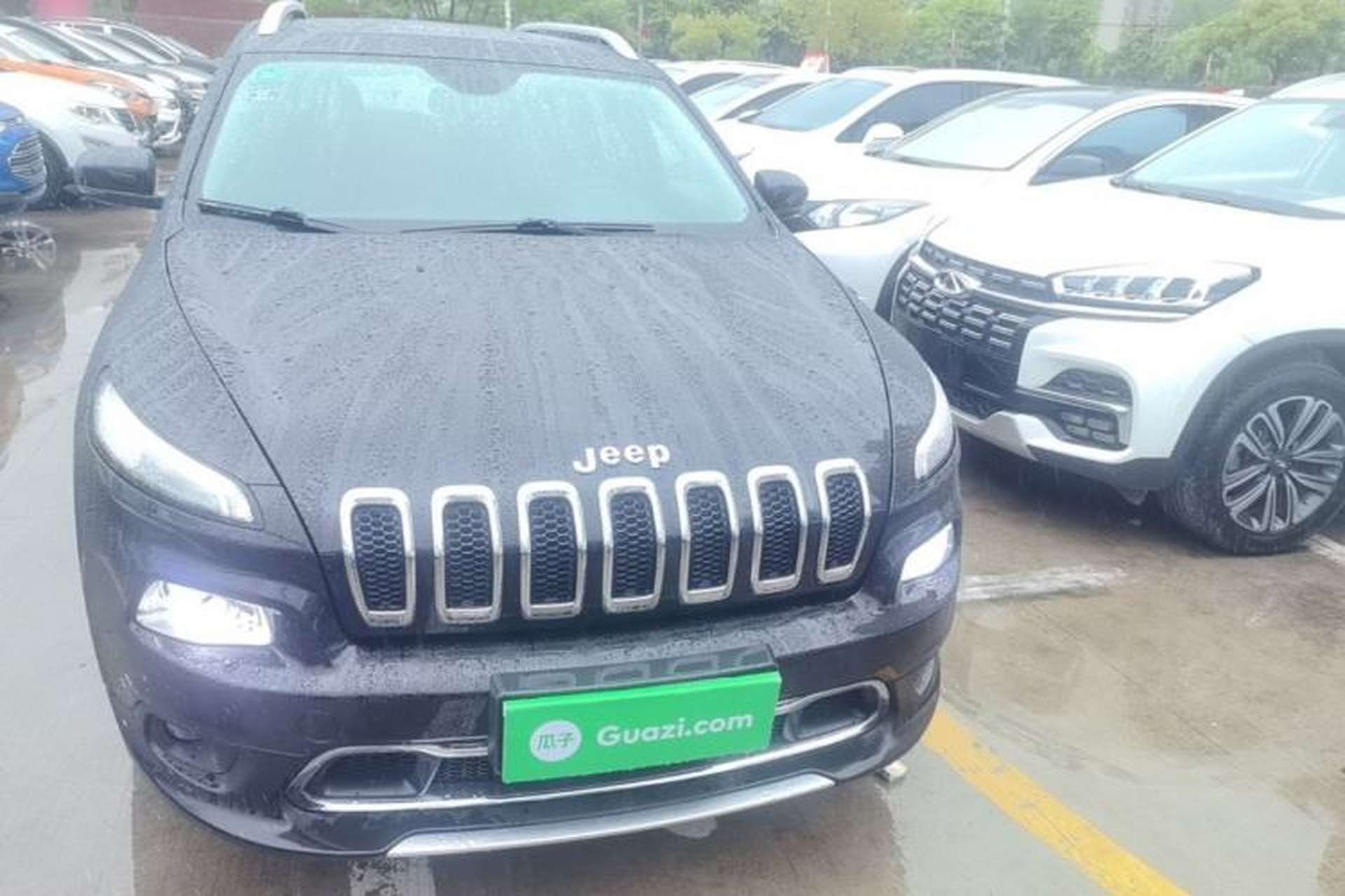 Used Jeep Cherokee 2020 2.0L Two-Wheel Drive Classic Sports Edition Front