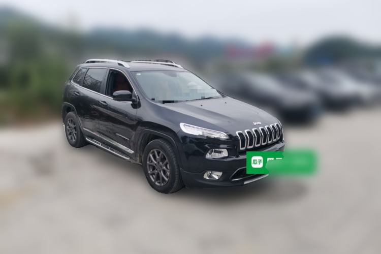 Used Jeep Cherokee 2020 2.0L Two-Wheel Drive Classic Sports Edition Front Right 45 Deg