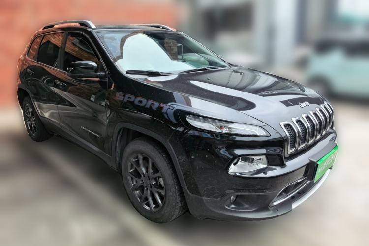 Used Jeep Cherokee 2020 2.0L Two-Wheel Drive Classic Sports Edition Front Right 45 Deg