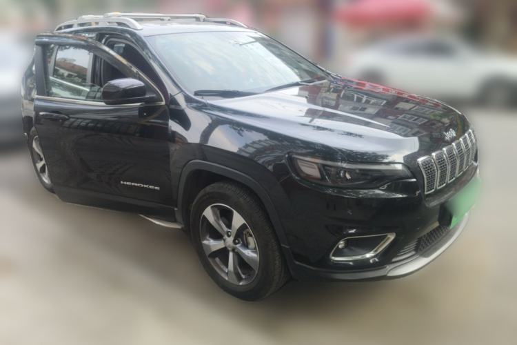 Used Jeep Cherokee 2020 2.0T Four-Wheel Drive Luxury Edition Front Right 45 Deg