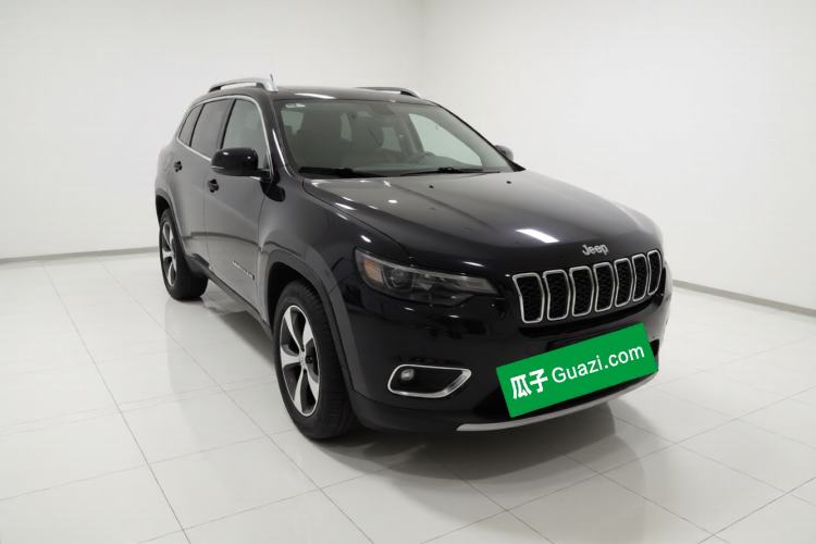 Used Jeep Cherokee 2020 2.0T Two-Wheel Drive Leading Edition Front Right 45 Deg