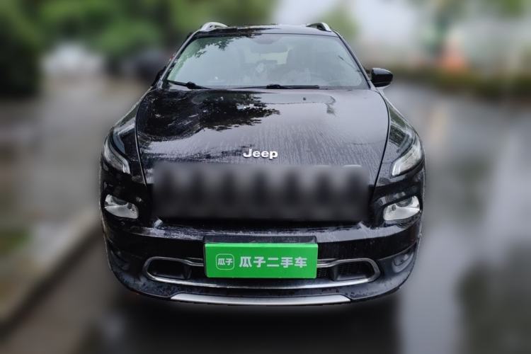 Used Jeep Cherokee 2020 2.0L Two-Wheel Drive Classic Sports Edition Front