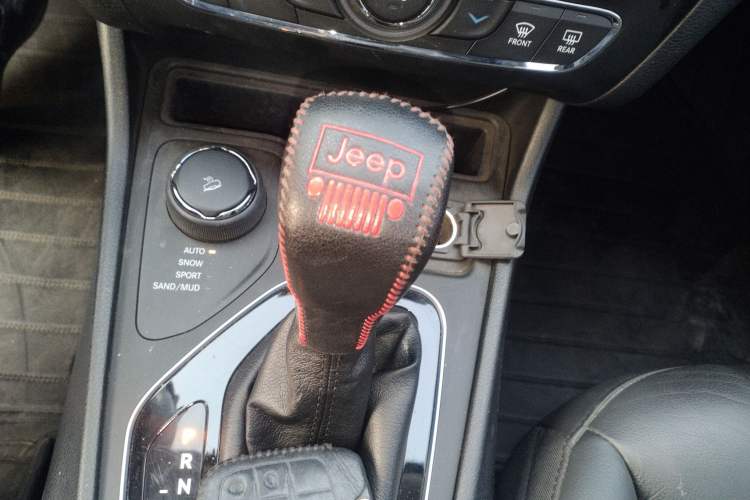 Used Jeep Cherokee 2020 2.0T Four-Wheel Drive Night Eagle Edition Gear Lever