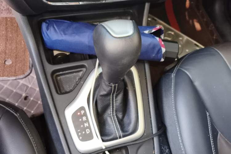 Used Jeep Cherokee 2020 2.0L Two-Wheel Drive Classic Sports Edition Gear Lever