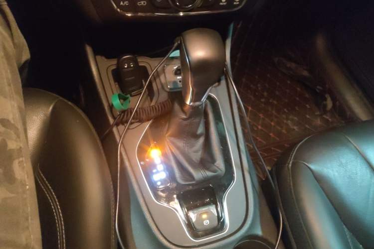 Used Jeep Cherokee 2020 2.0T Two-Wheel Drive Leading Edition Gear Lever