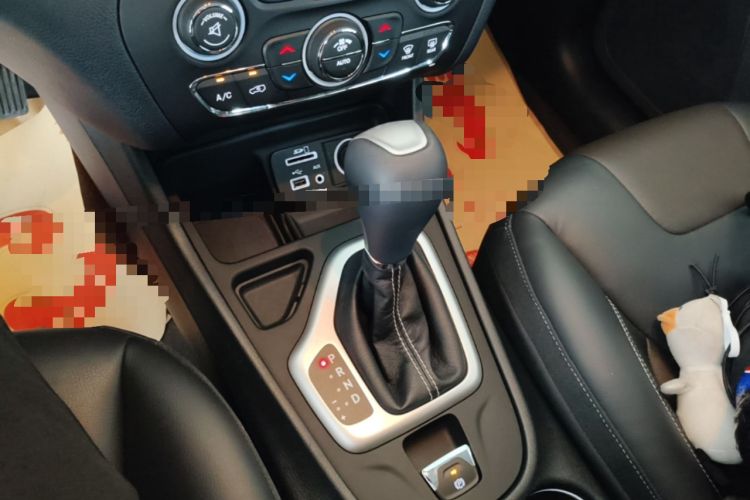 Used Jeep Cherokee 2020 2.0L Two-Wheel Drive Classic Sports Edition Gear Lever