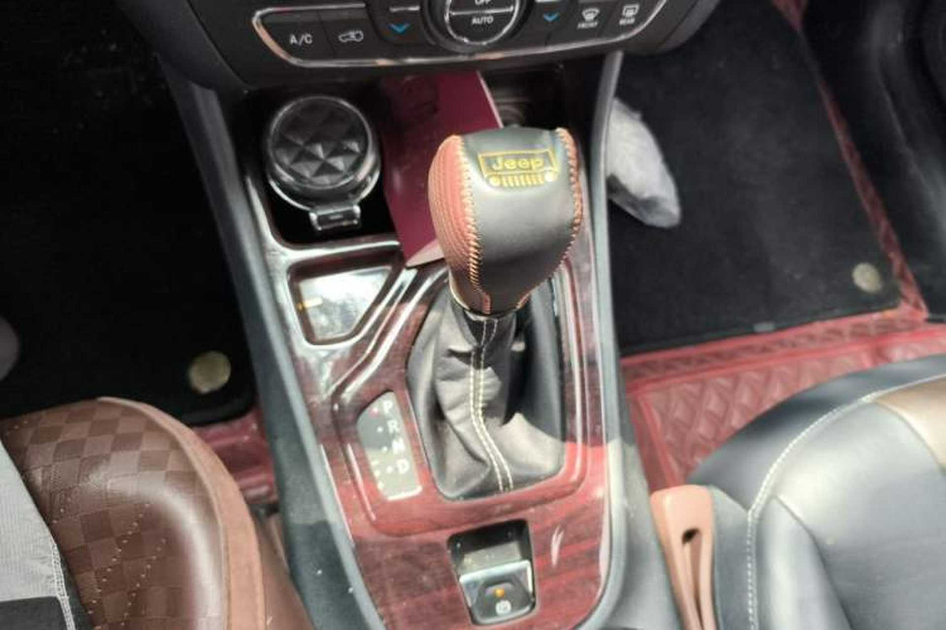 Used Jeep Cherokee 2020 2.0L Two-Wheel Drive Classic Sports Edition Gear Lever
