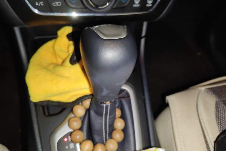 Used Jeep Cherokee 2020 2.0L Two-Wheel Drive Classic Sports Edition Gear Lever