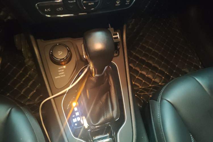 Used Jeep Cherokee 2020 2.0T Four-Wheel Drive Elite Edition Gear Lever