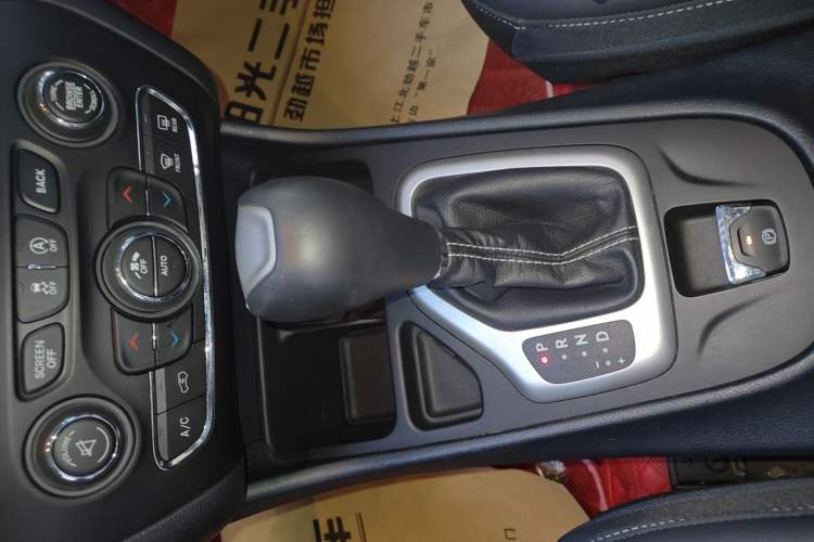 Used Jeep Cherokee 2020 2.0L Two-Wheel Drive Classic Sports Edition Gear Lever