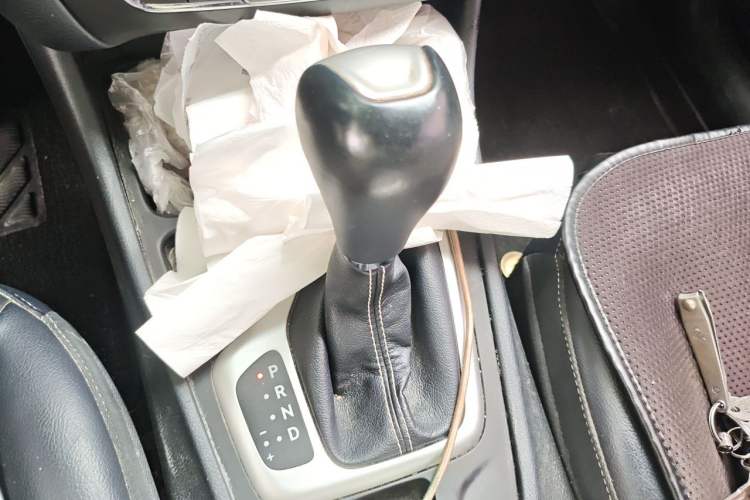 Used Jeep Cherokee 2020 2.0L Two-Wheel Drive Classic Sports Edition Gear Lever