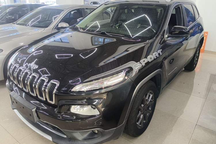Used Jeep Cherokee 2020 2.0L Two-Wheel Drive Classic Sports Edition Guazi used car, China used car export, Used car for sale, Used  cars, Cheapest cars for sale