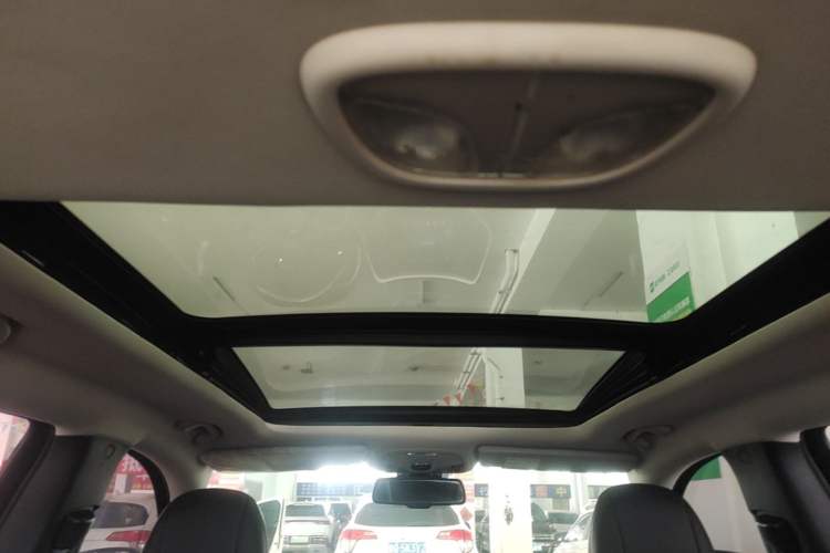 Used Jeep Cherokee 2020 2.0L Two-Wheel Drive Classic Sports Edition Headliner