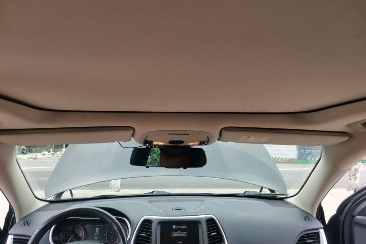Used Jeep Cherokee 2020 2.0L Two-Wheel Drive Classic Sports Edition Headliner