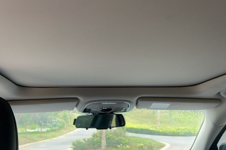 Used Jeep Cherokee 2020 2.0L Two-Wheel Drive Classic Sports Edition Headliner