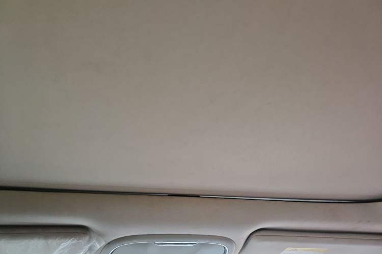 Used Jeep Cherokee 2020 2.0L Two-Wheel Drive Classic Sports Edition Headliner