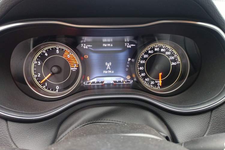 Used Jeep Cherokee 2020 2.0T Four-Wheel Drive Night Eagle Edition Instrument Cluster