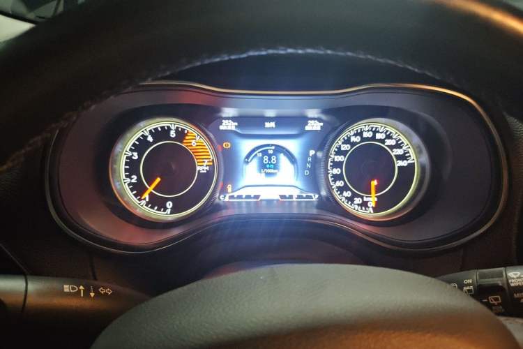 Used Jeep Cherokee 2020 2.0T Four-Wheel Drive Elite Edition Instrument Cluster