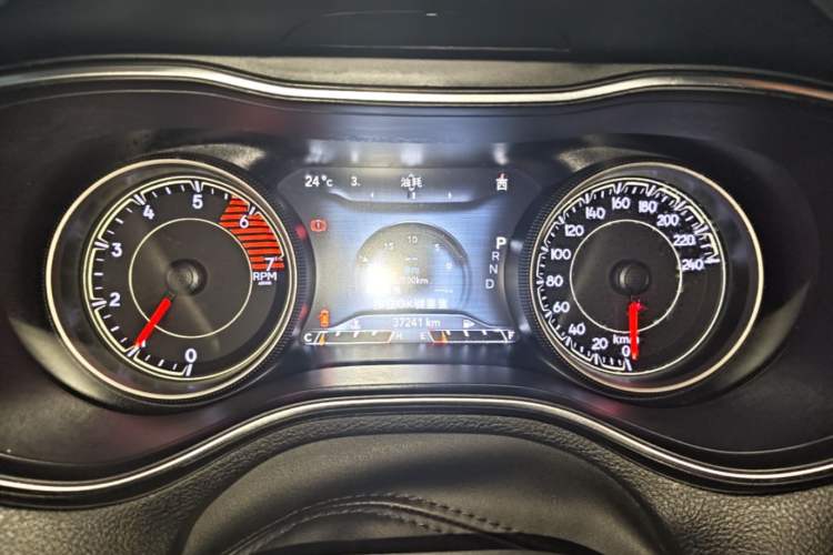 Used Jeep Cherokee 2020 2.0L Two-Wheel Drive Safety Upgrade Edition Instrument Cluster
