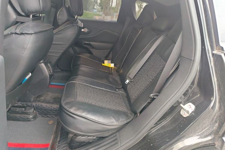 Used Jeep Cherokee 2020 2.0T Four-Wheel Drive Night Eagle Edition Interior 4