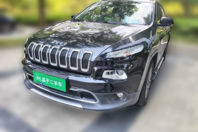Used Jeep Cherokee 2020 2.0L Two-Wheel Drive Classic Sports Edition
