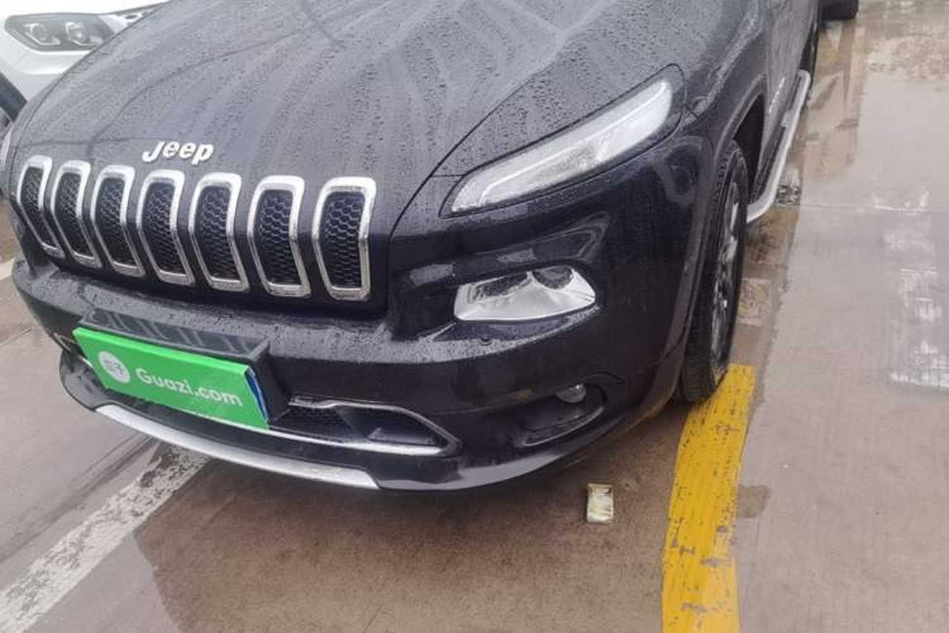 Used Jeep Cherokee 2020 2.0L Two-Wheel Drive Classic Sports Edition Left Front Headlight