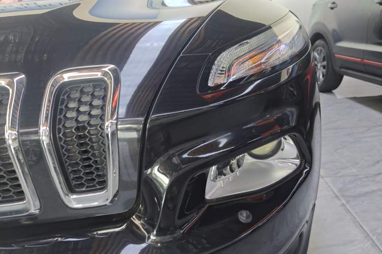 Used Jeep Cherokee 2020 2.0L Two-Wheel Drive Classic Sports Edition Left Front Headlight
